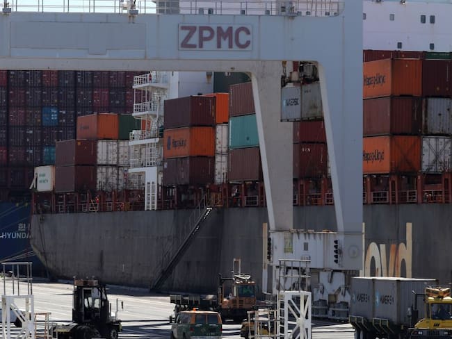 Déficit comercial se reduce a USD 54.000 millones en julio