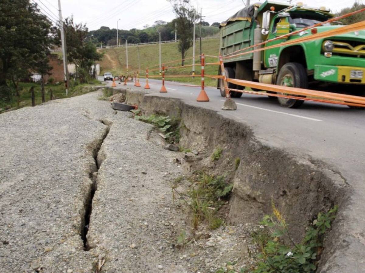 Por falla geológica cierran vía Ancuya - Sandoná