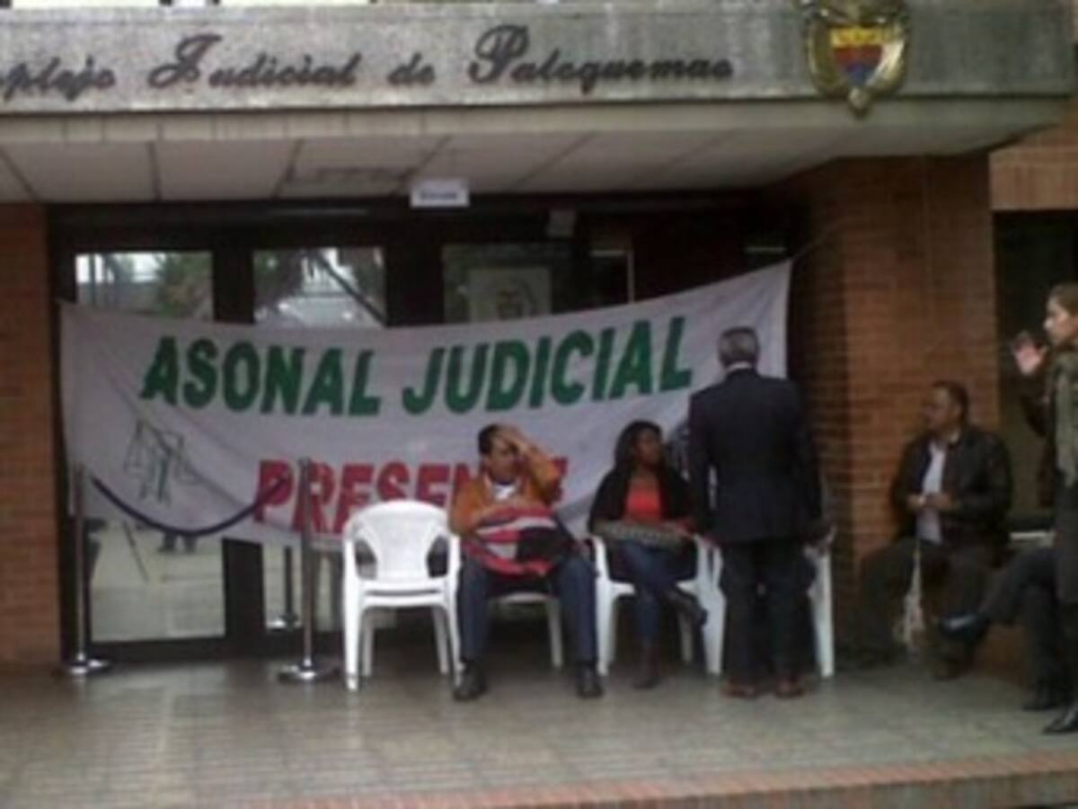 Gobierno oficializa reajuste a empleados de la Rama Judicial