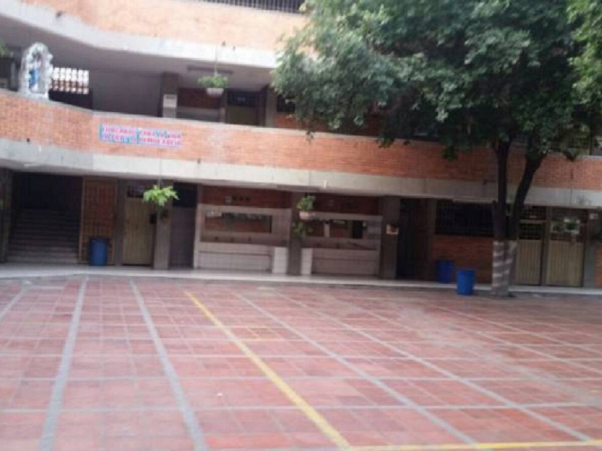 Trabajadores administrativos advierten que falta personal para colegios
