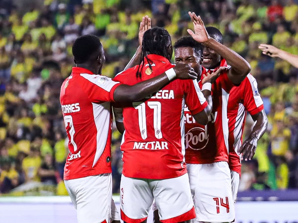 Santa Fe golpea en Bucaramanga y se mete en la pelea