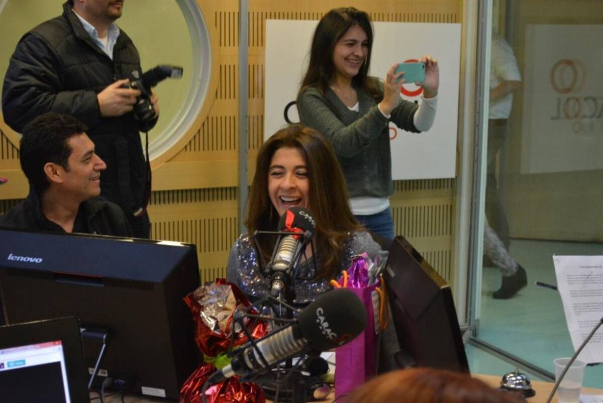 Tras dos décadas de estar inundando de humor a los colombianos, el admirado periodista se retira de La Luciérnaga, vea como desarrolla su último programa.