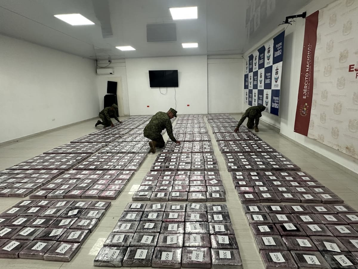 Golpe al narcotráfico en Meta: incautan 975 kilos de cocaína en una embarcación