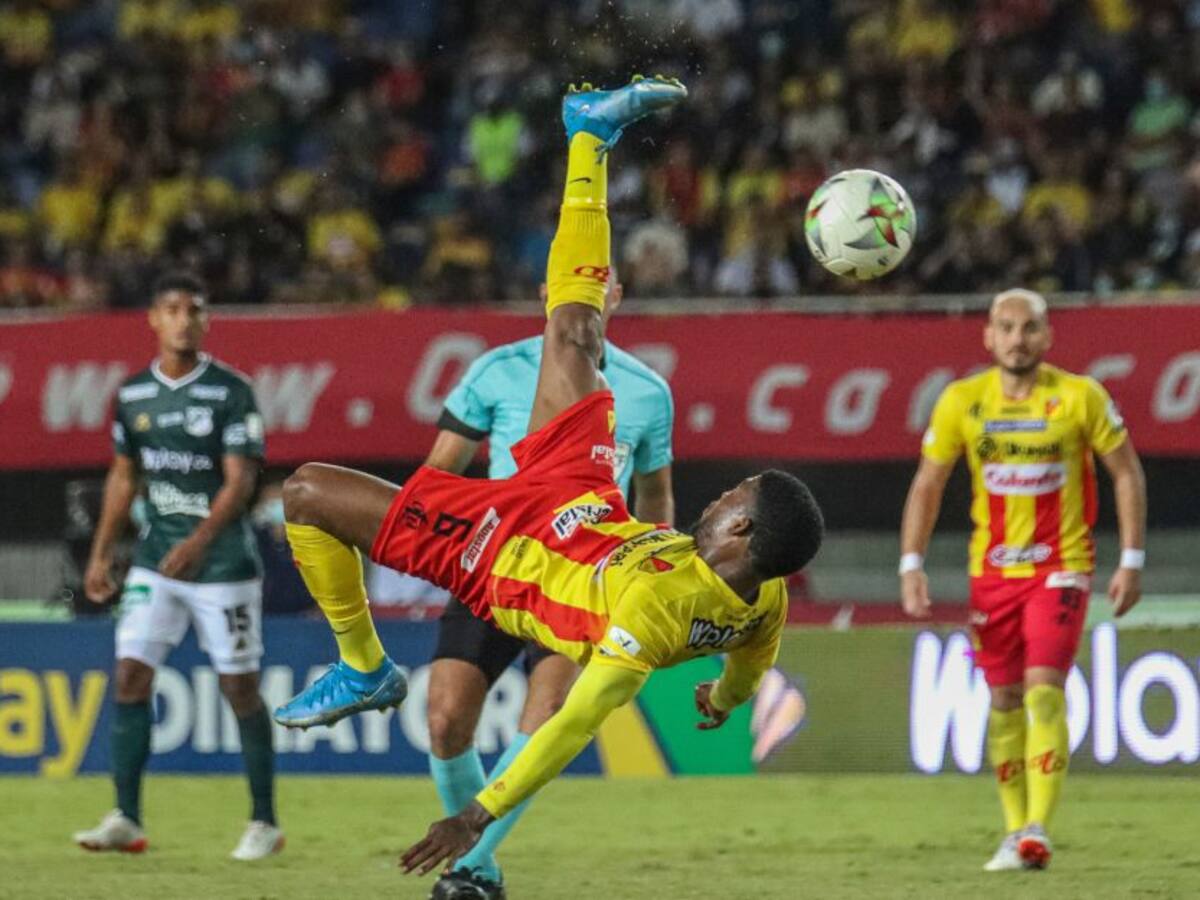 Pereira despidió su buen año derrotando al finalista