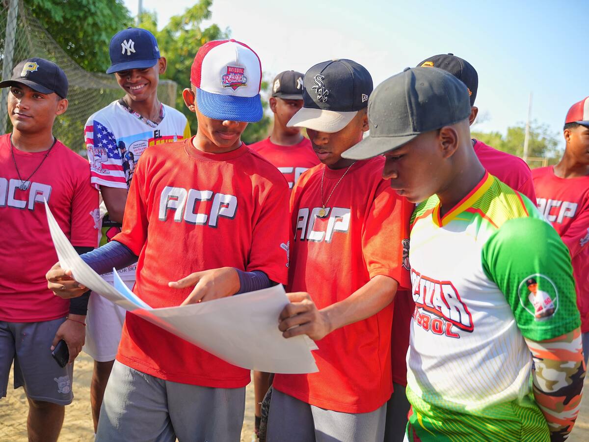 Gobernación de Bolívar construirá cinco campos de sóftbol en las tres localidades de Cartagena