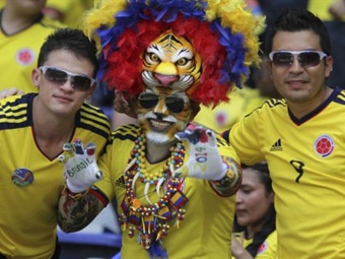 Miles de personas llegan a Barranquilla para partido de Colombia - Chile