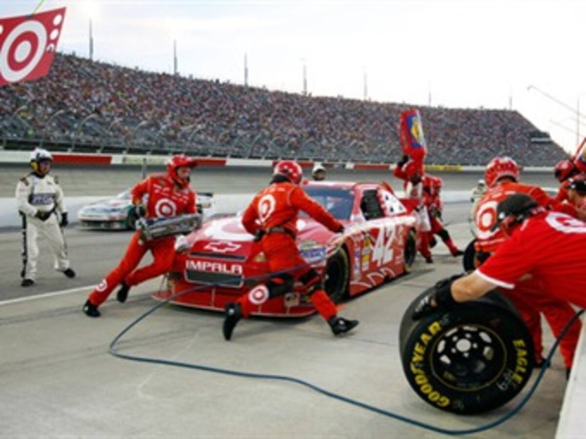 Juan Pablo Montoya terminó 23 en décima válida de la Nascar en Darlinngton