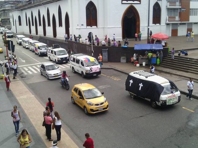 Piden tumbar decreto que regula el transporte especial