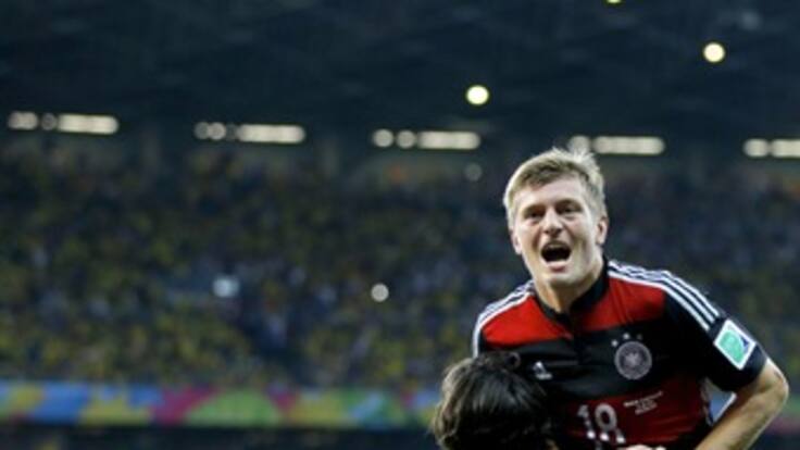 Toni Kroos pone el 4-0 para Alemania ante Brasil