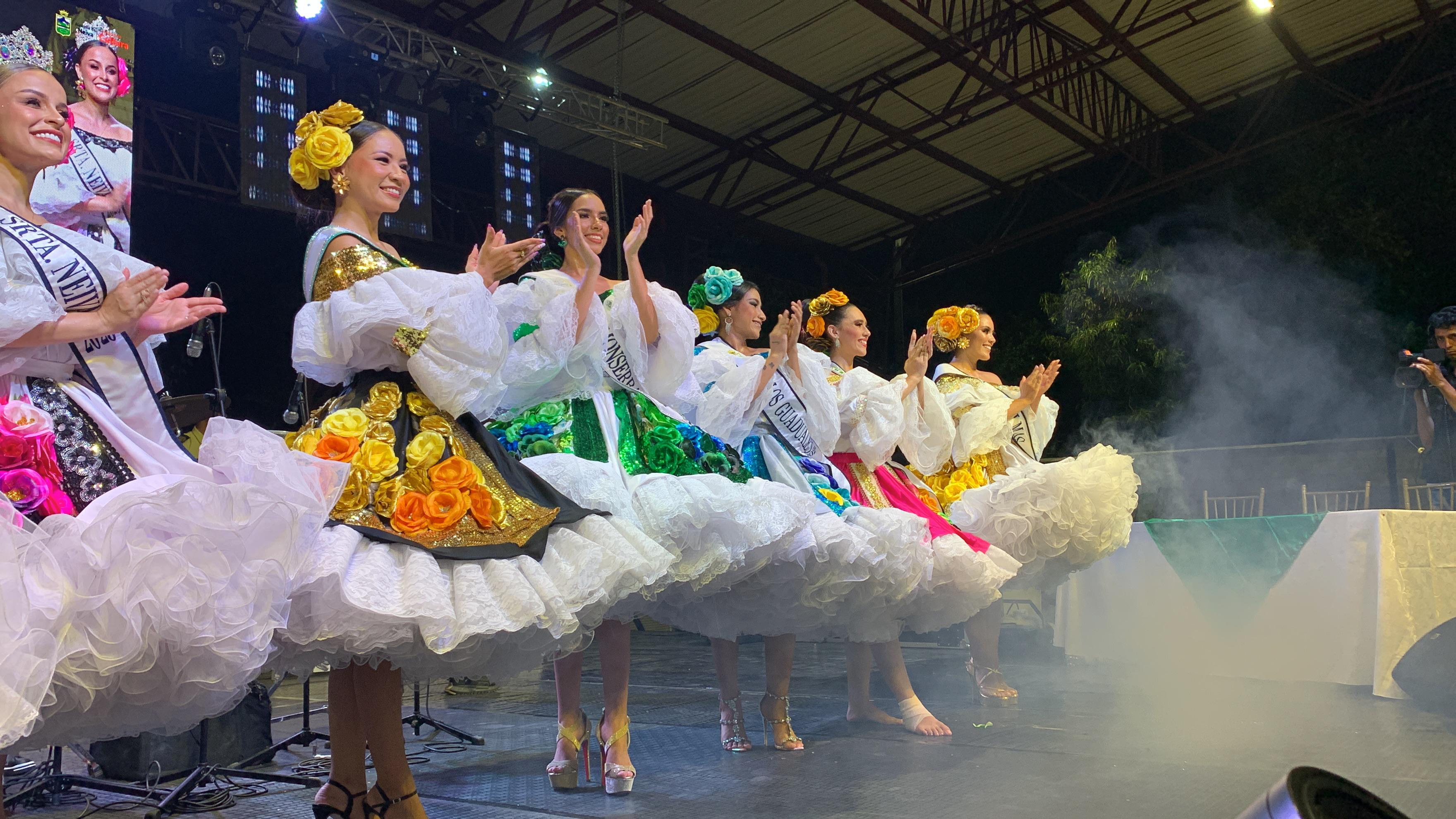 Para esta oportunidad la comuna Cinco contó con la participación de dos candidatas para el Reinado Popular del Bambuco y una niña para Herederos de la Tradición.