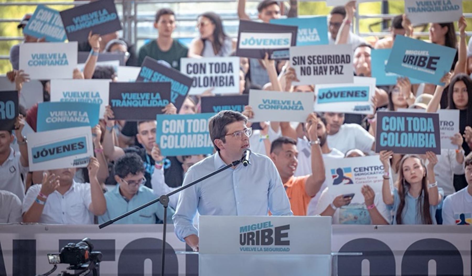 Miguel Uribe en su visita a Ibagué