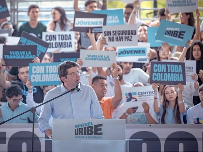 Miguel Uribe en su visita a Ibagué