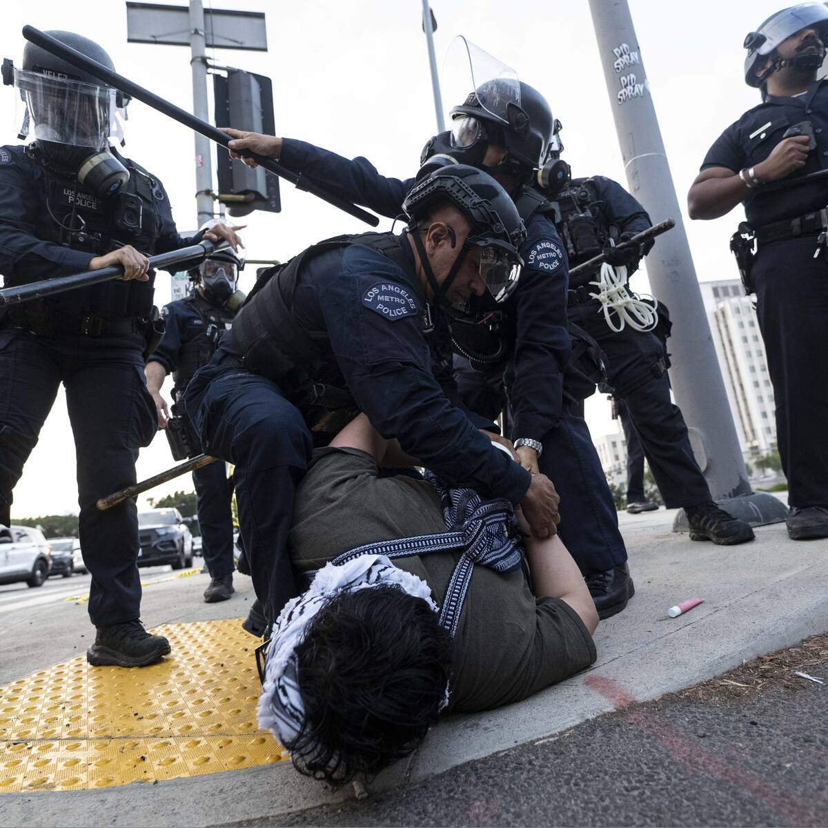 Arrecian las criticas a Trump por enviar tropas a Los Ángeles, la primera vez en 60 años