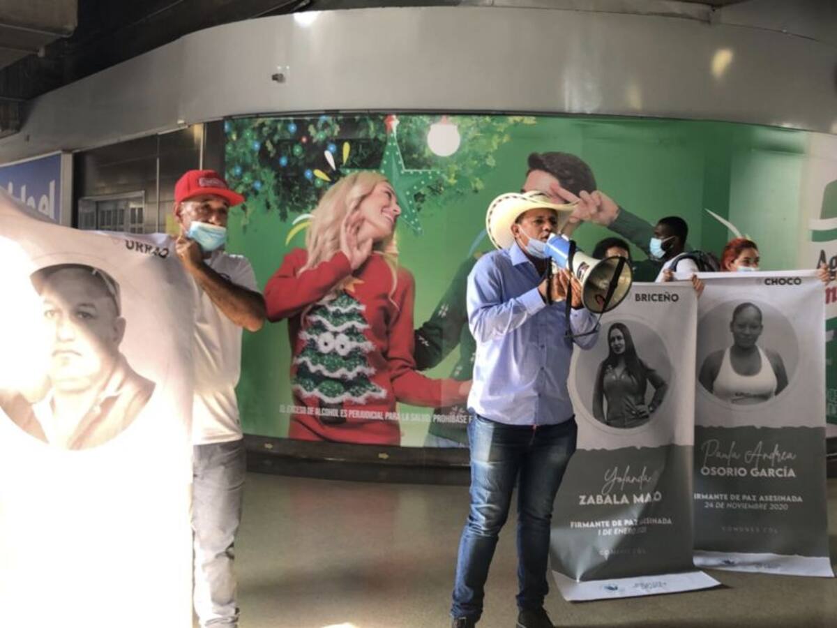 Comunes protesta en Medellín por asesinatos de firmantes de paz