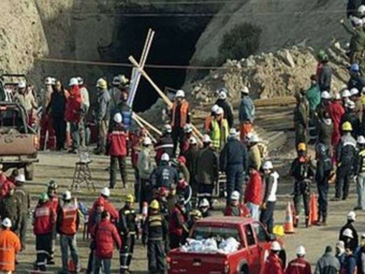 Comienza perforación para rescatar a los mineros en Chile