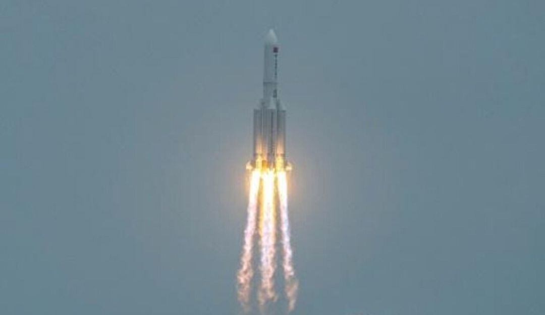 Cohete chino hace retorno descontrolado a la Tierra