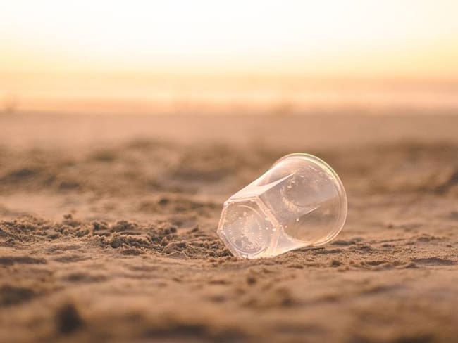 Desde 2018 se emitió la normativa para eliminación de plásticos de un solo uso en Santa Marta. Foto: Getty Images.