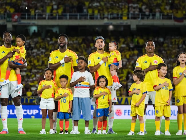 ¡Alerta en Selección Colombia! Figura salió lesionada y crece la preocupación de cara al Mundial. (Photo by David Nieto/Eurasia Sport Images/Getty Images)