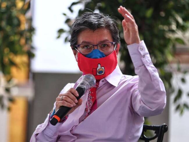 "Bandas criminales organizadas están reclutando inmigrantes": Claudia López