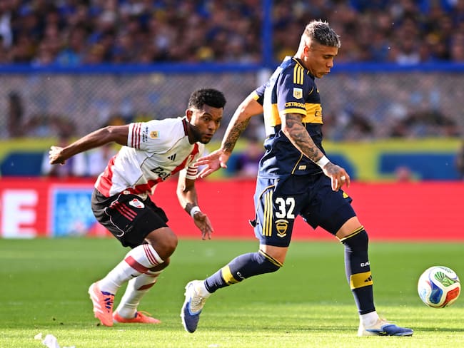 Miguel Ángel Borja enfrentando a Boca Juniors en un superclásico. (Photo by Rodrigo Valle/Getty Images)