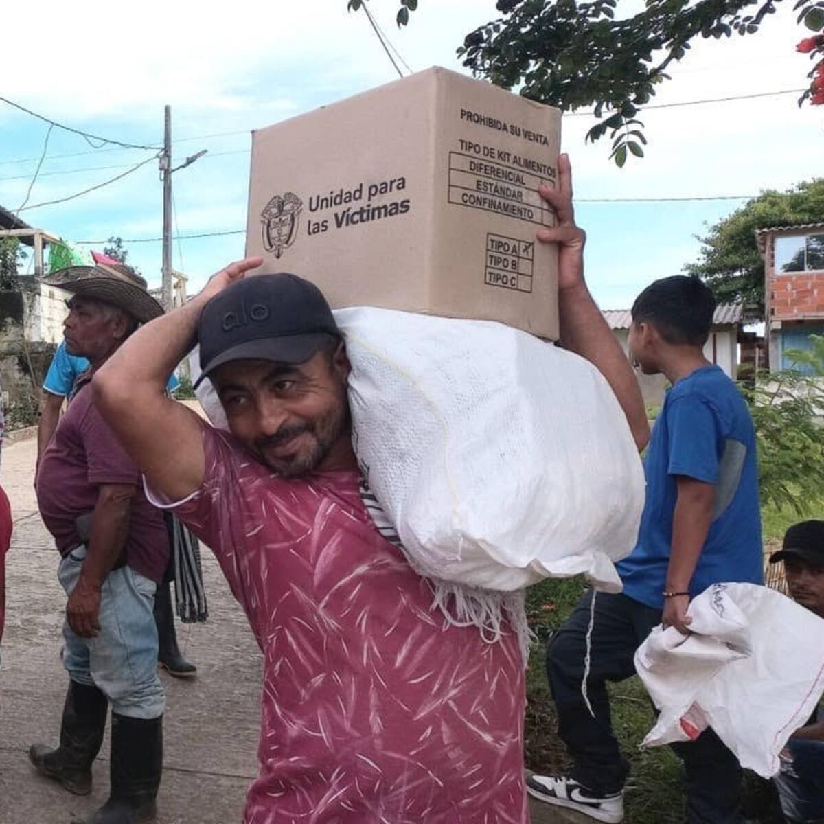 Unidad de Víctimas entregó 42 toneladas de ayuda humanitaria a las familias desplazadas en Briceño