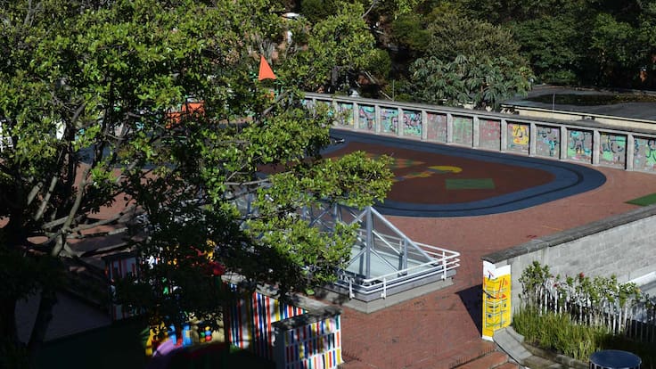 Agencia Francesa para la Enseñanza decidió suspender temporalmente al rector del Liceo Francés