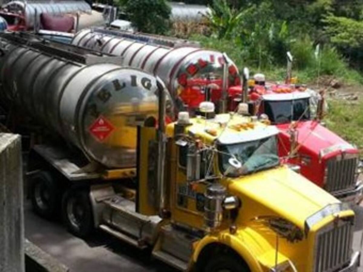 Petro propone línea férrea Bogotá-Villavicencio para acabar con tractomulas
