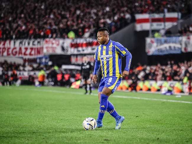 BUENOS AIRES, ARGENTINA - 2026/05/16: Jaminton Campaz of Rosario Central seen in action during the match between River Plate and Rosario Central for the Semi Finals of Argentine Professional Football League at Mas Monumental Stadium. Final Score: River Plate 1 - 0 Rosario Central. (Photo by Roberto Tuero/SOPA Images/LightRocket via Getty Images)