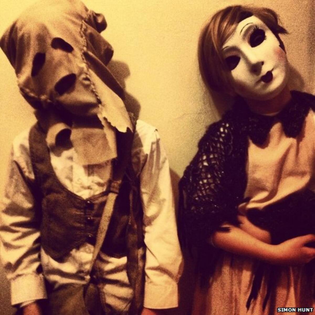 Esta semana el tema es MÁSCARAS.  Los lectores de la BBC en inglés ya se enmascararon y enviaron sus imágenes.  ¡Inspírate en ellas y mándanos las tuyas!  La primera es de Kriszcsa.