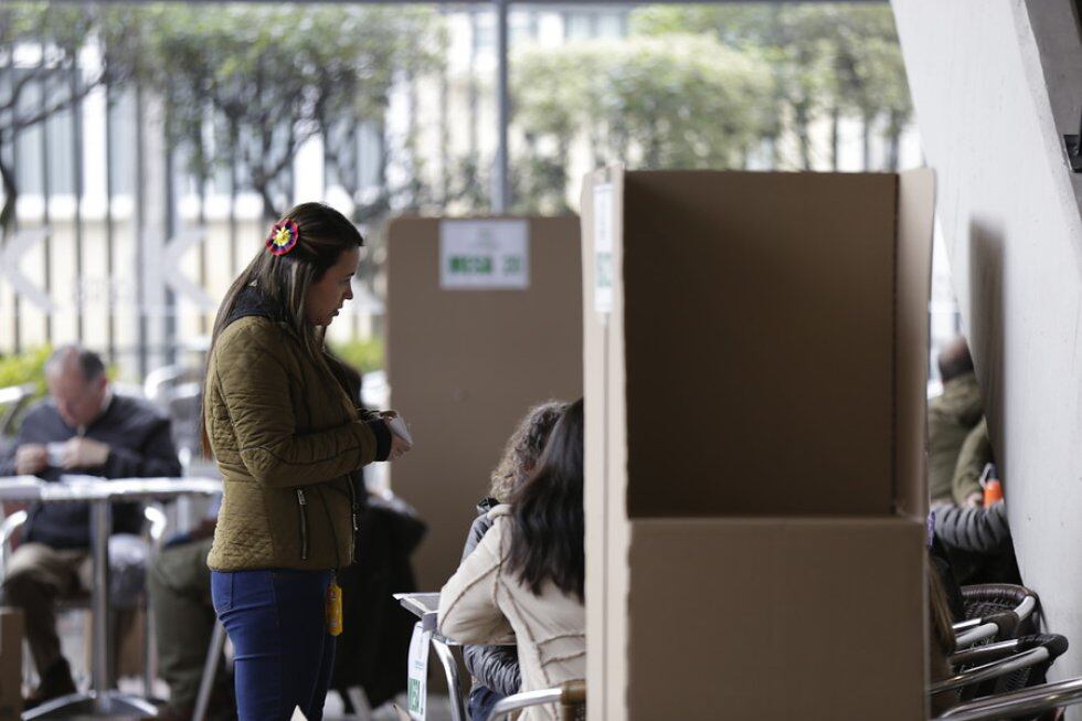 El ministro de Defensa, Guillermo Botero, informó esta mañana que se habían trasladado 192 puestos de votación de la consulta anticorrupción, pero dejó claro que las razones no habían sido de orden público.