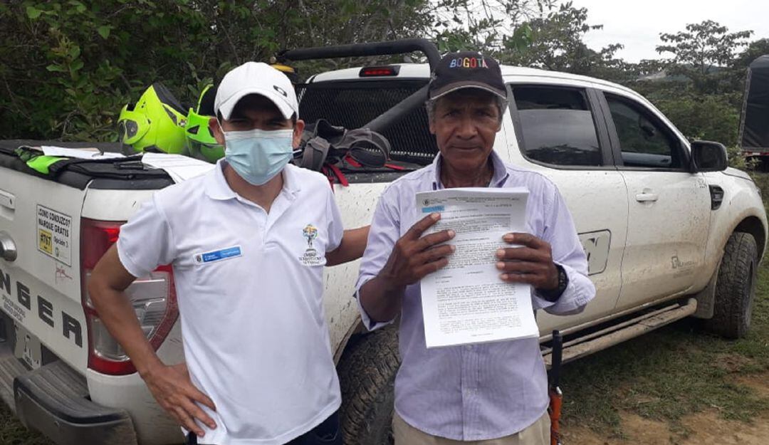 Dos familias retomaron a sus territorios de donde fueron sacados por los violentos.   
