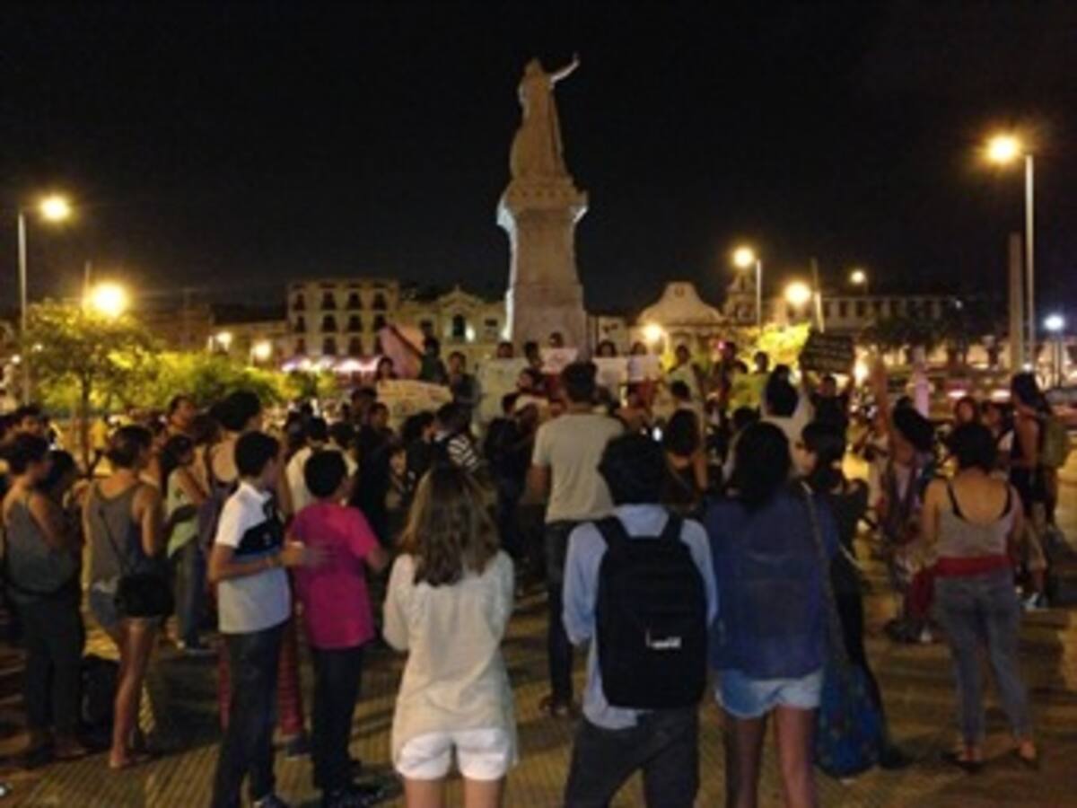 Cerca de 500 personas participan en cacerolazo en Cartagena a favor del paro agrario