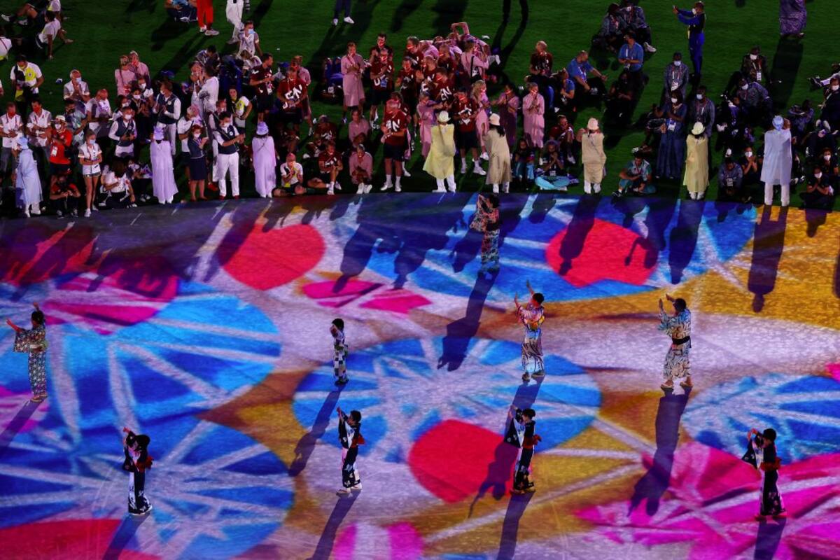 Presentación de bailes típicos de Japón