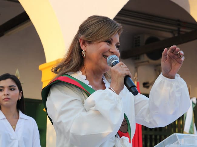 Se posesionó en Turbaco Claudia Espinosa, primera mujer elegida por voto popular