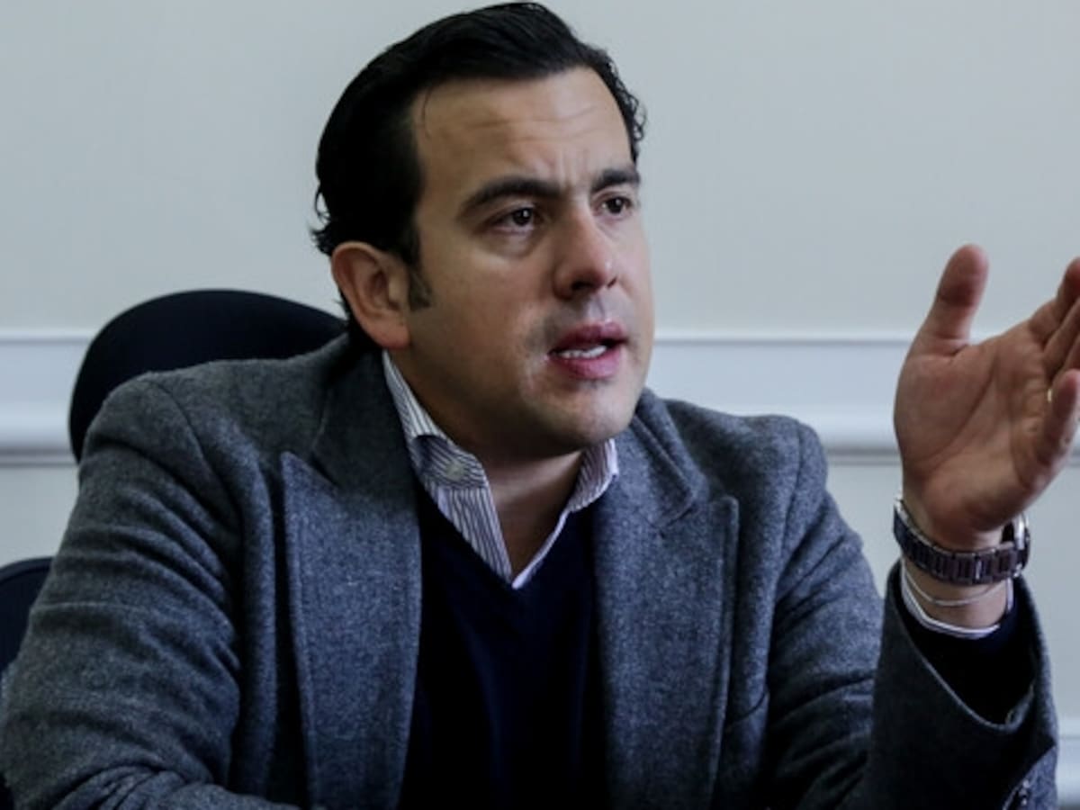 Gobierno radicará la próxima semana proyecto de ley antiterrorista: ministro del Interior