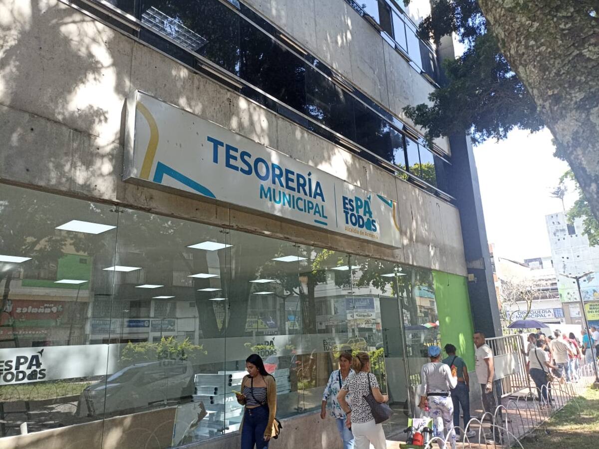 ¿Por qué no están entregando los recibos del impuesto predial en la alcaldía de Armenia?