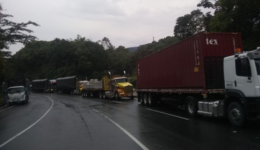 Vía a la Línea entre Tolima y Qundío