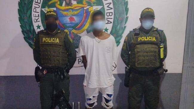 La Policía incautó 102 armas cortopunzantes y 1.277 dosis de estupefacientes entre marihuana, bazuco y base de coca