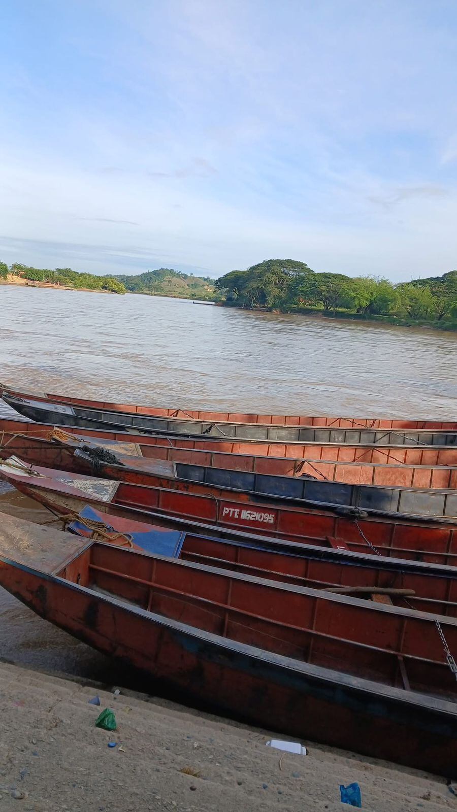 Transporte fluvial en Zaragoza, Antioquia. Foto: Cortesía.