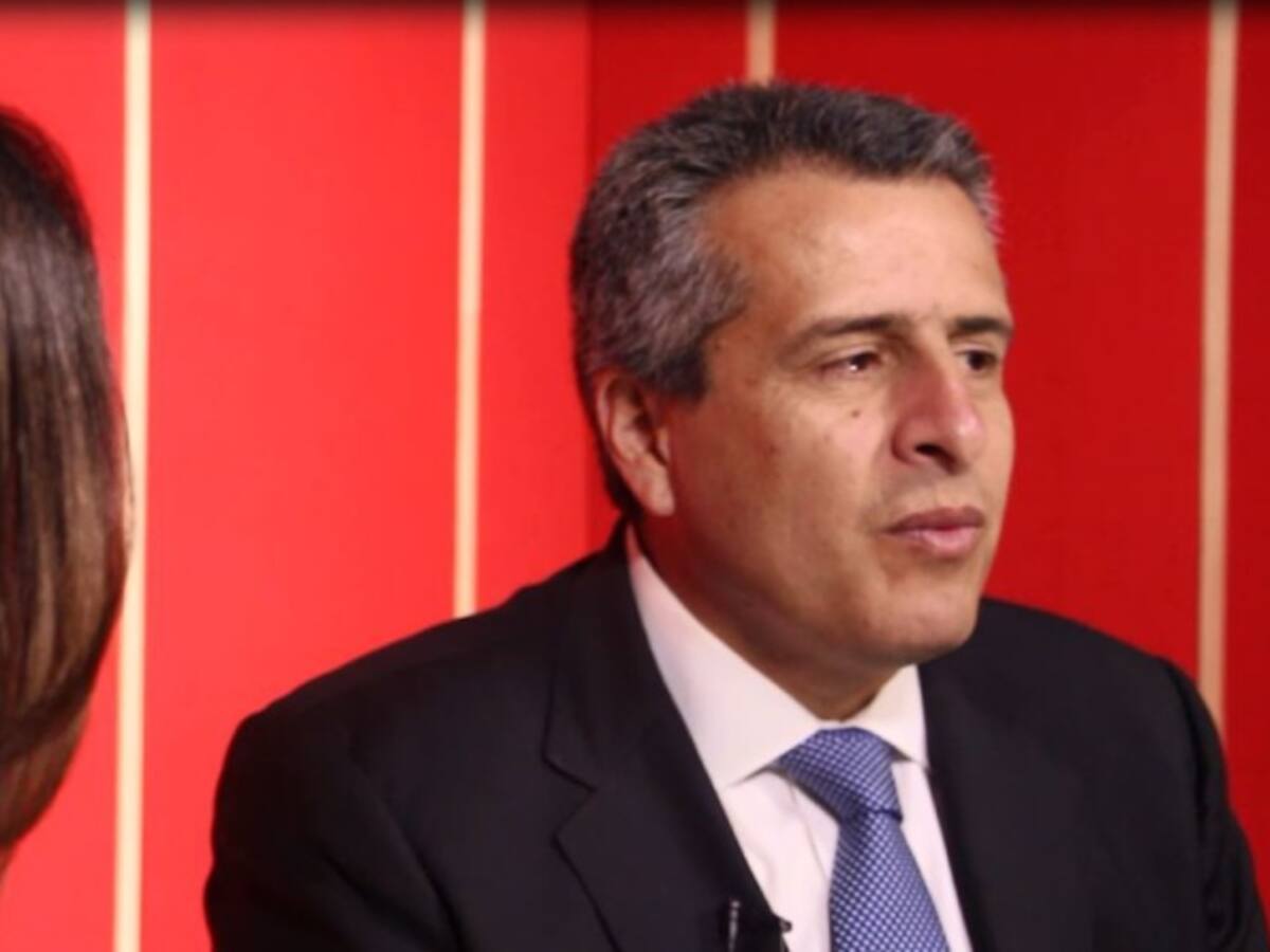 Para enamorar, Neruda; para recordar, Valencia: Luis Fernando Velasco