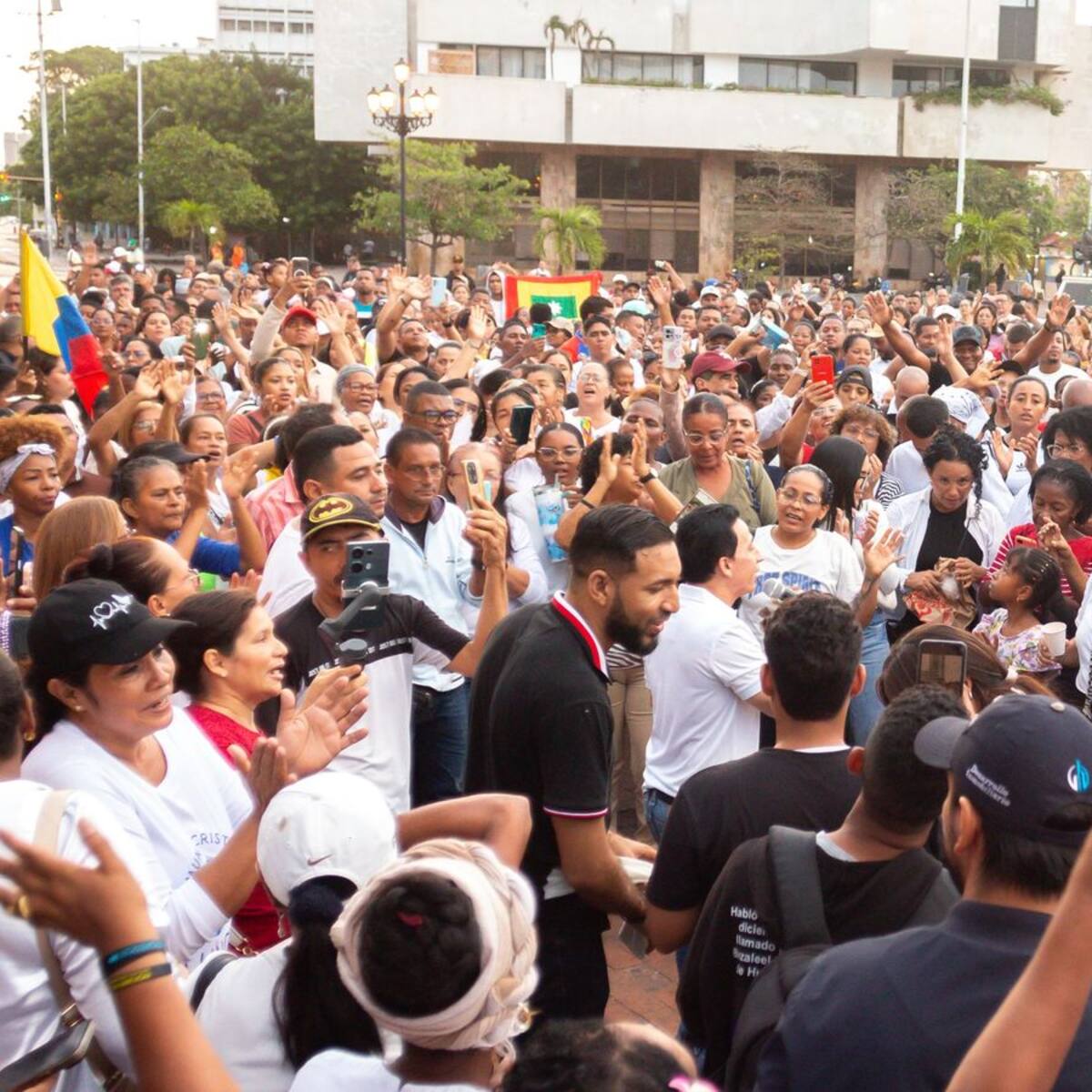 Comunidad Cristiana La Unción lideró “Madrugón de Oración”en la Torre del Reloj