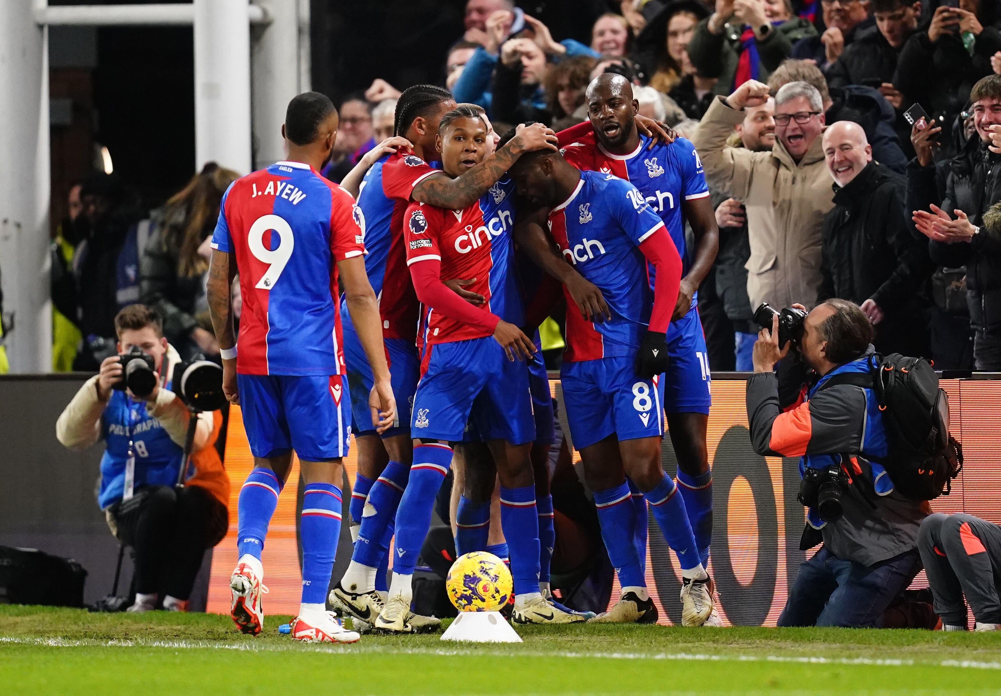 Jefferson Lerma festeja su primer gol con el Crystal Palace. (Photo by John Walton/PA Images via Getty Images)