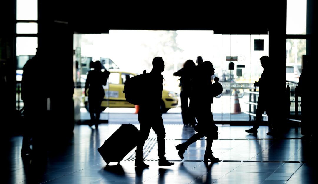 Viajeros en el aeropuerto