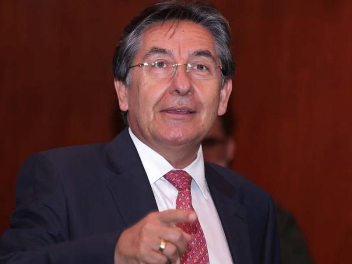 Fiscal pedirá al Gobierno volver a la fumigación aérea de la coca