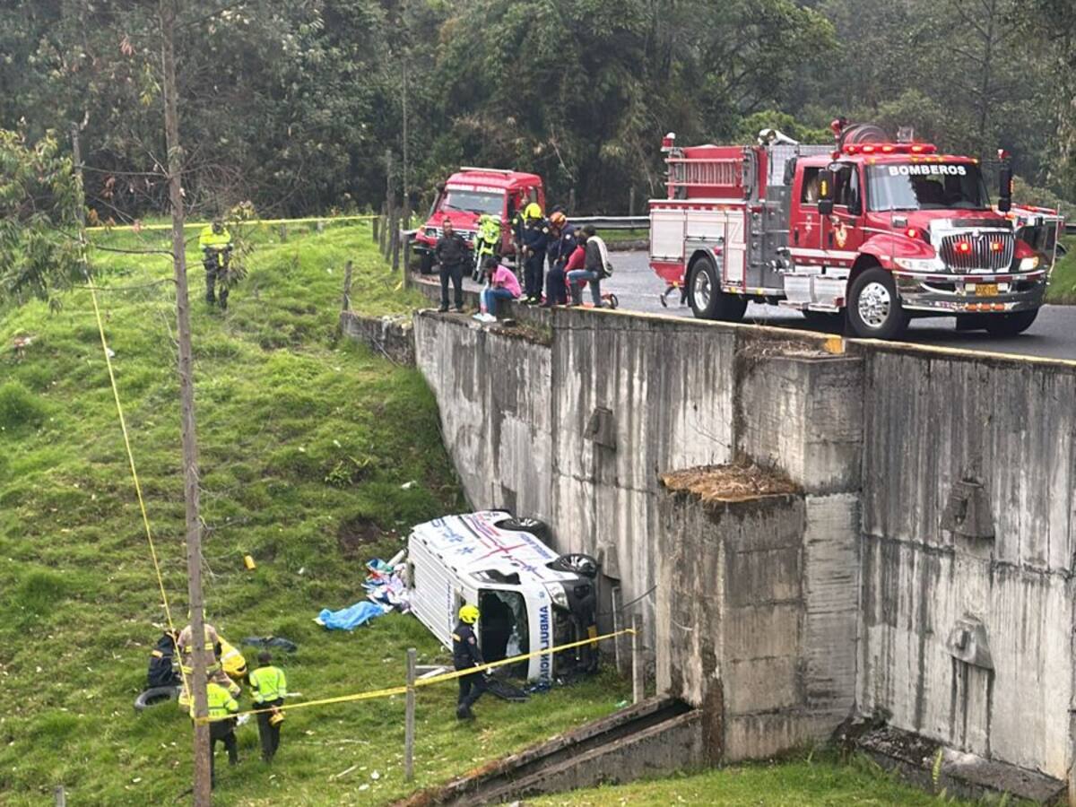 Una persona muerta y otras heridas dejó el accidente de una ambulancia en la vía a Bogotá