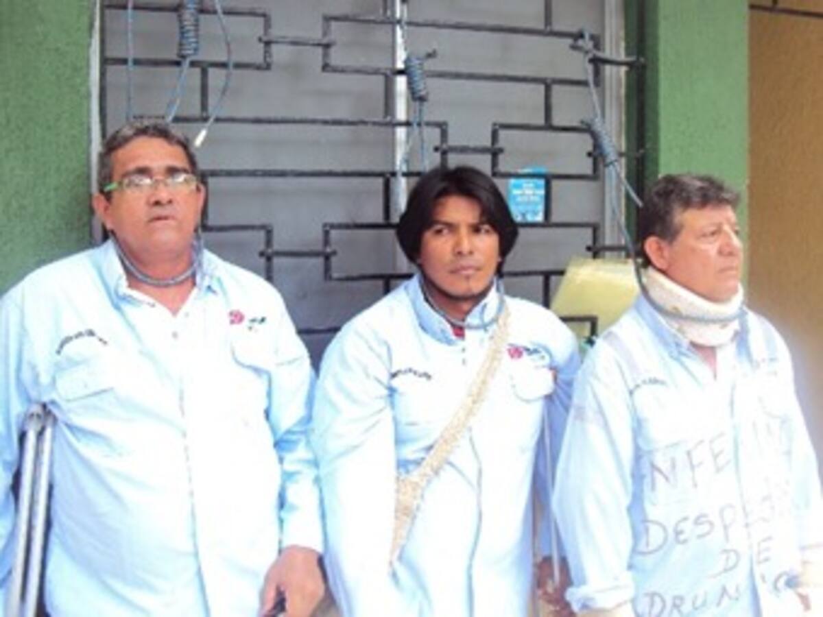 Tres trabajadores de Drummond amenazan con ahorcarse