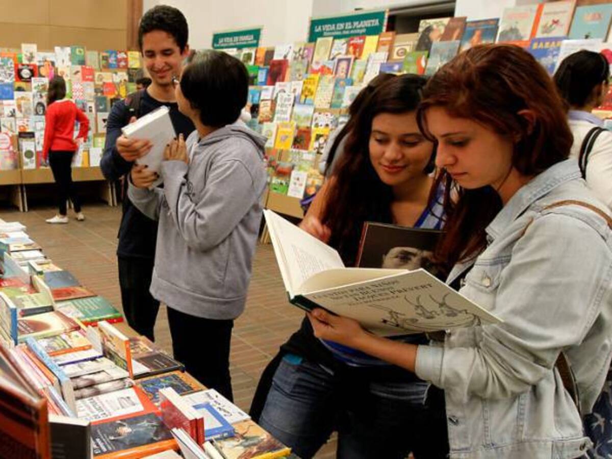 Los colombianos leen en promedio más de 5 libros al año