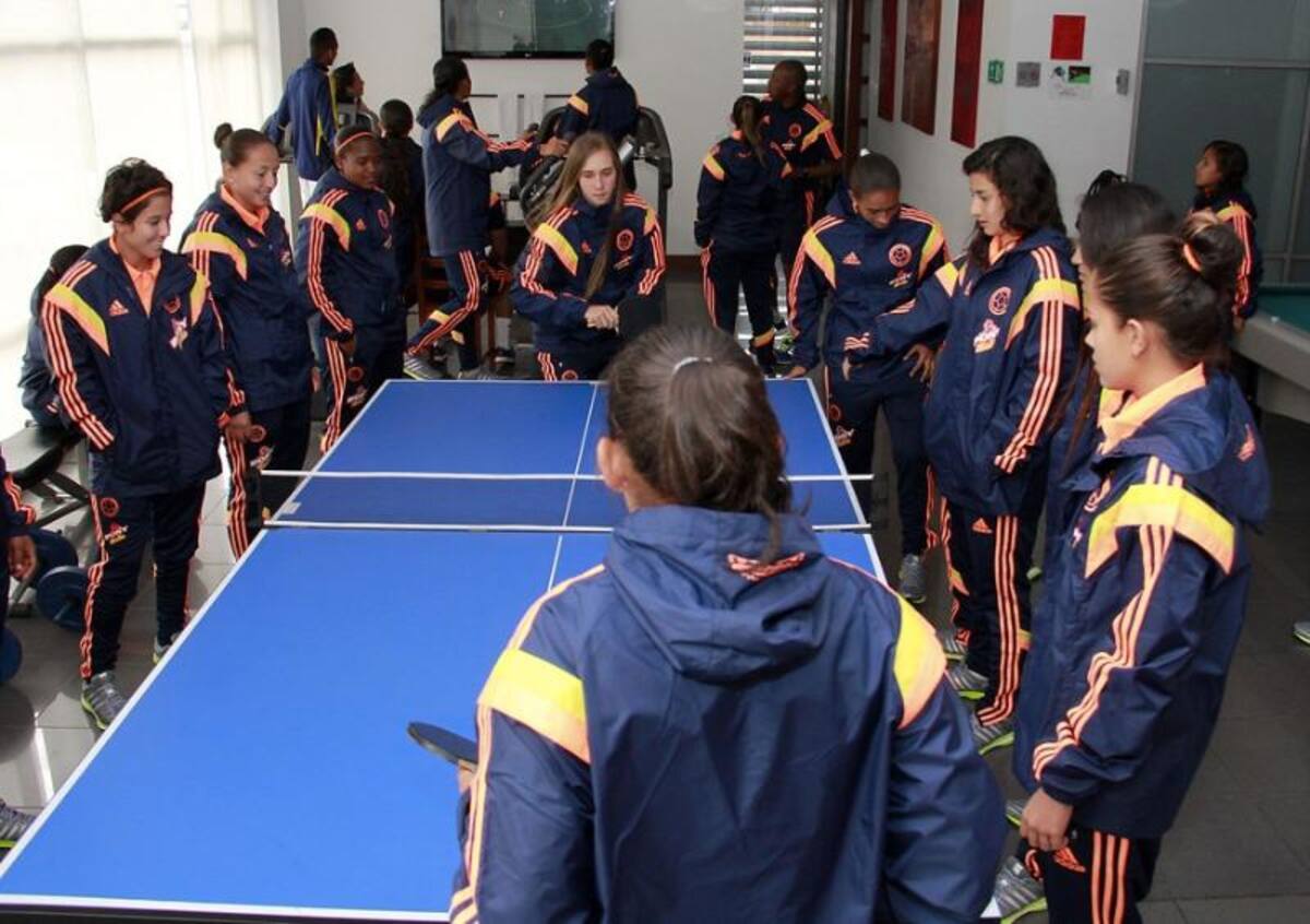 Las jugadoras de la selección sub-20 en su concentración, antes de viajar a Uruguay donde disputarán el Suramericano que entregará dos cupos al Mundial de Canadá.