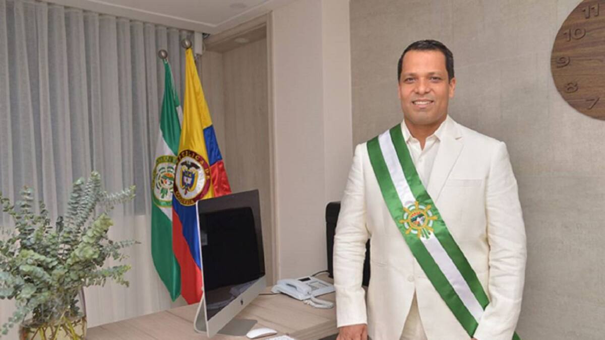 Ratifican detención domiciliaria contra Gobernador del Cesar
