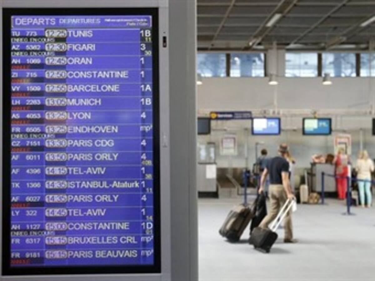 La huelga de controladores aéreos se extiende por 11 países de la Unión Europea
